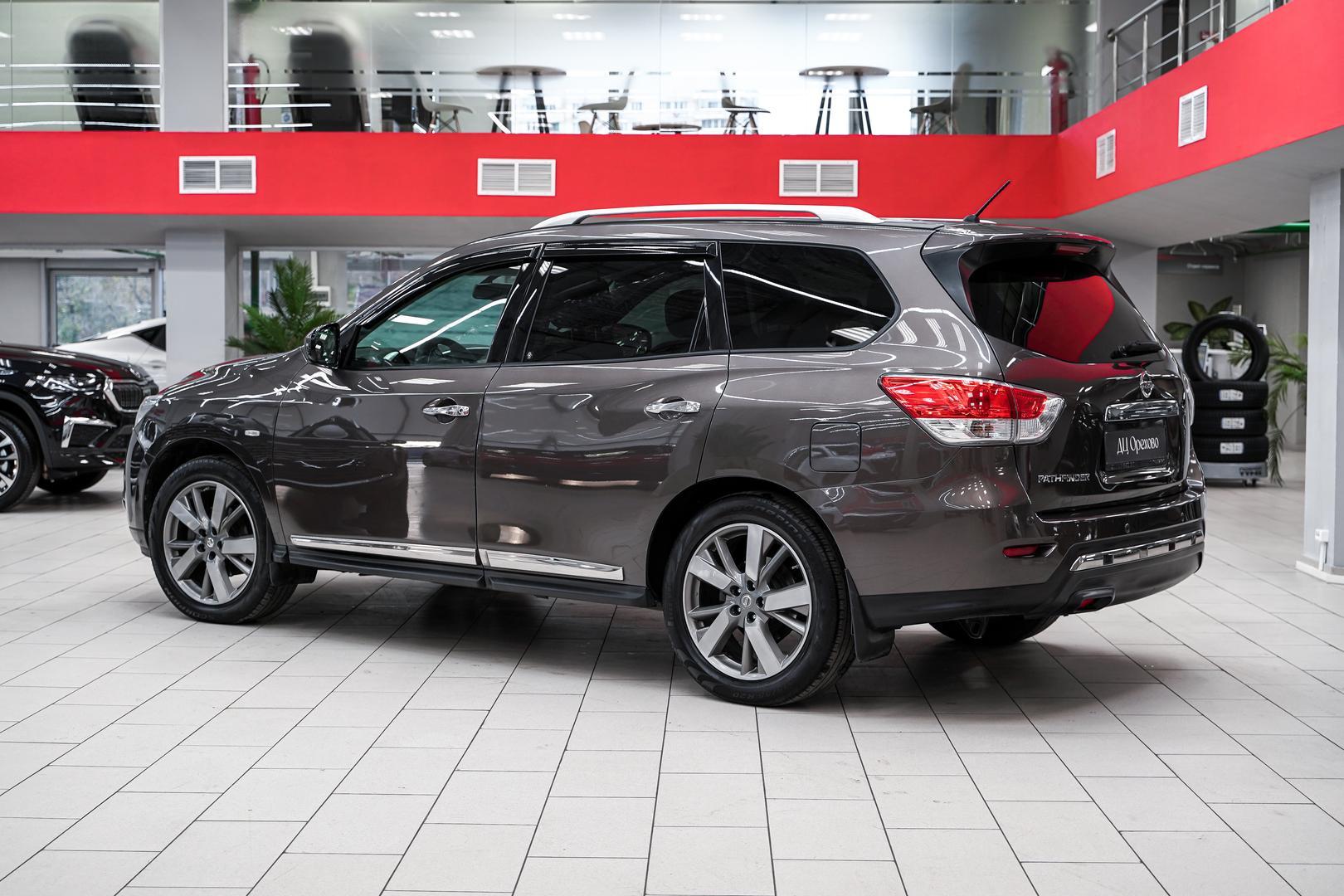 Nissan Pathfinder 2015, коричневый, ДЦ Орехово