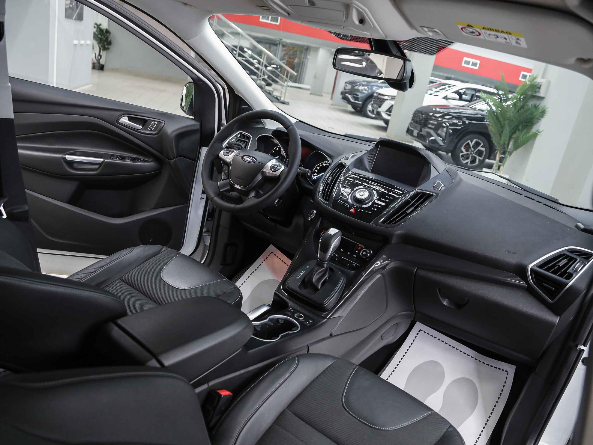 Ford Kuga 2014, белый, ДЦ Орехово