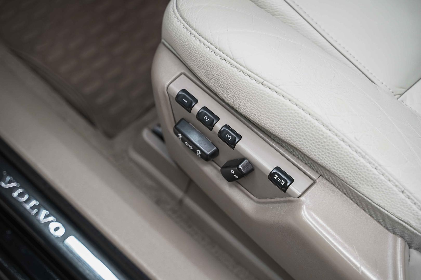 Volvo XC90 2010, черный, ДЦ Орехово