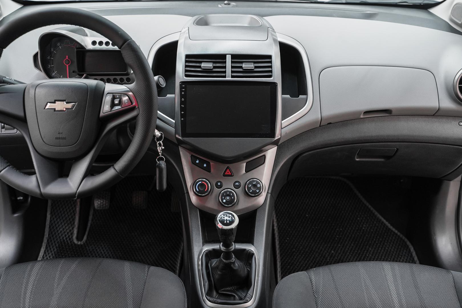 Chevrolet Aveo 2013, серебряный, ДЦ Орехово