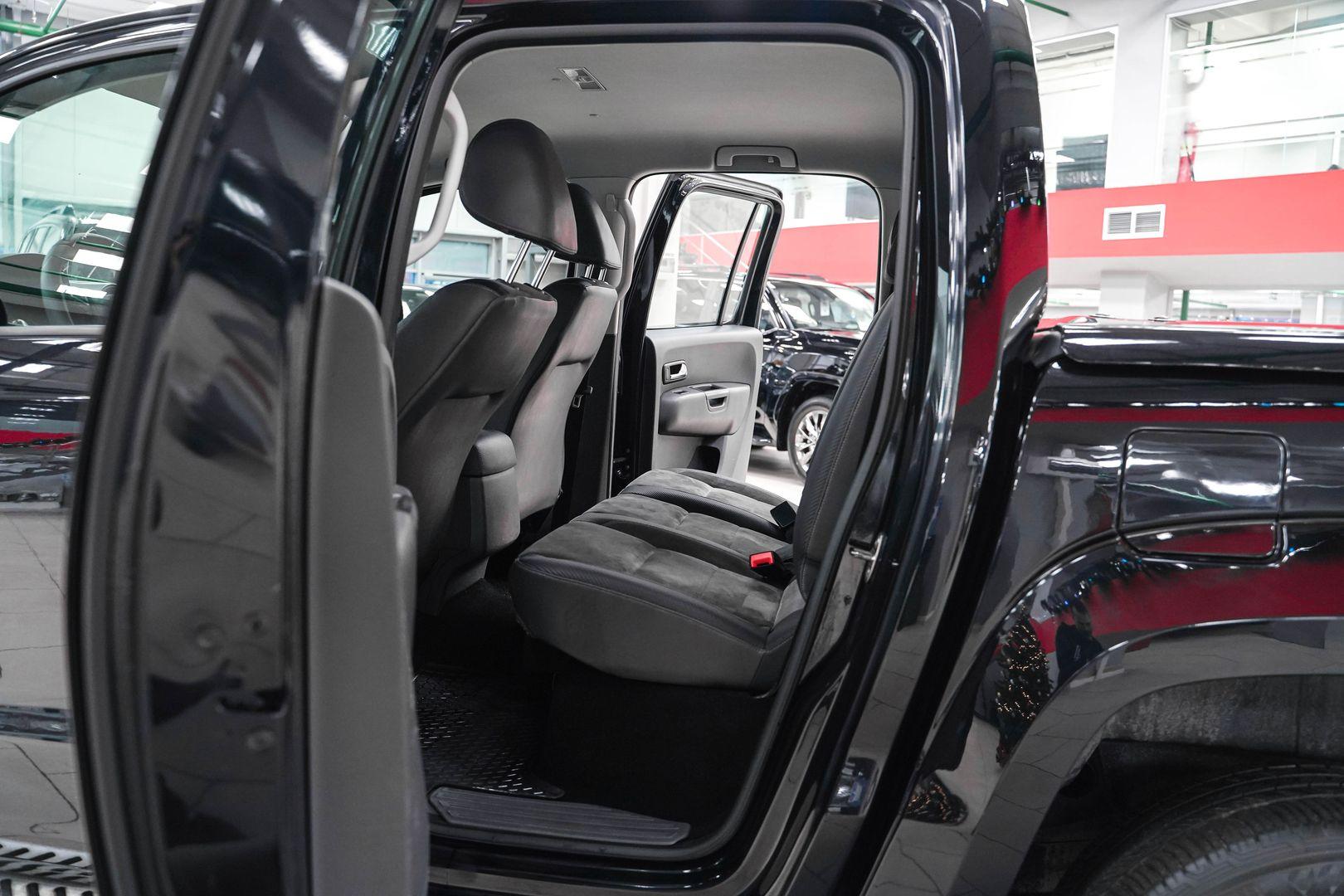 Volkswagen Amarok 2013, черный, ДЦ Орехово