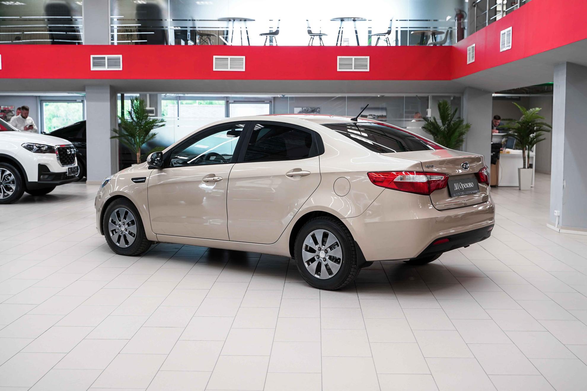 Kia Rio 2012, бежевый, ДЦ Орехово