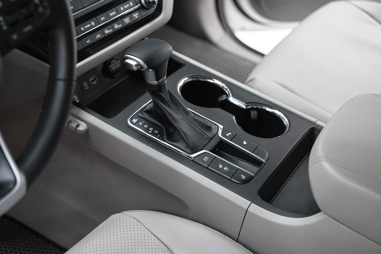 Kia Carnival 2019, белый, ДЦ Орехово