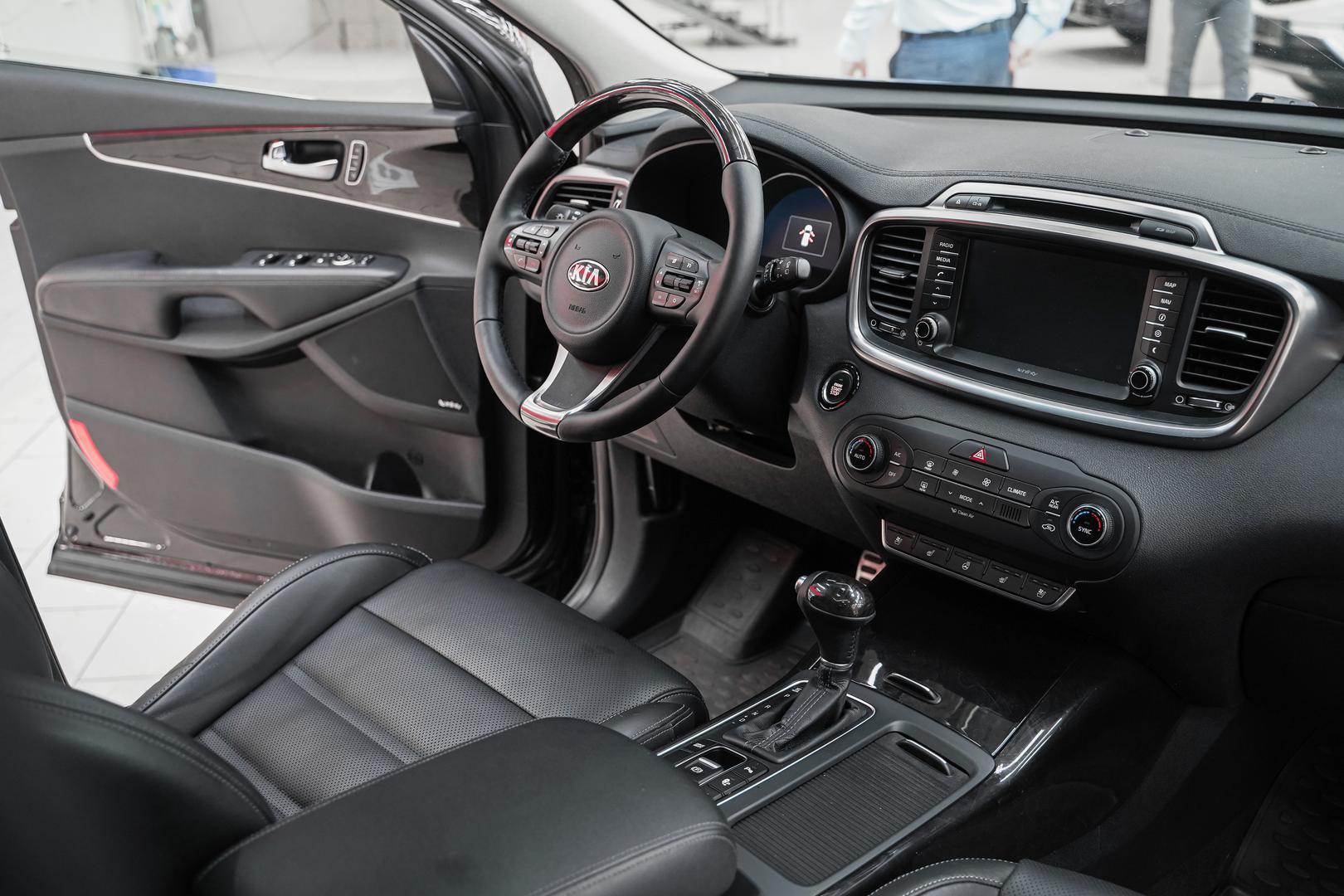 Kia Sorento 2017, черный, ДЦ Орехово