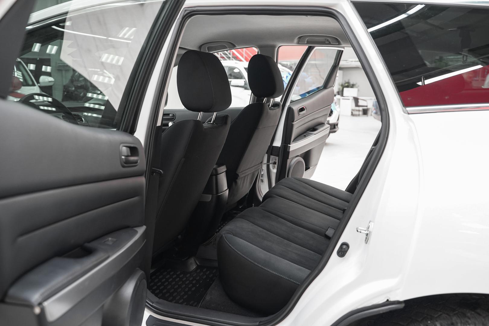 Mazda CX-7 2011, белый, ДЦ Орехово