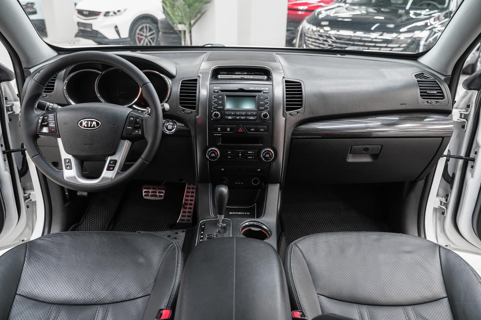 Kia Sorento 2012, белый, ДЦ Орехово