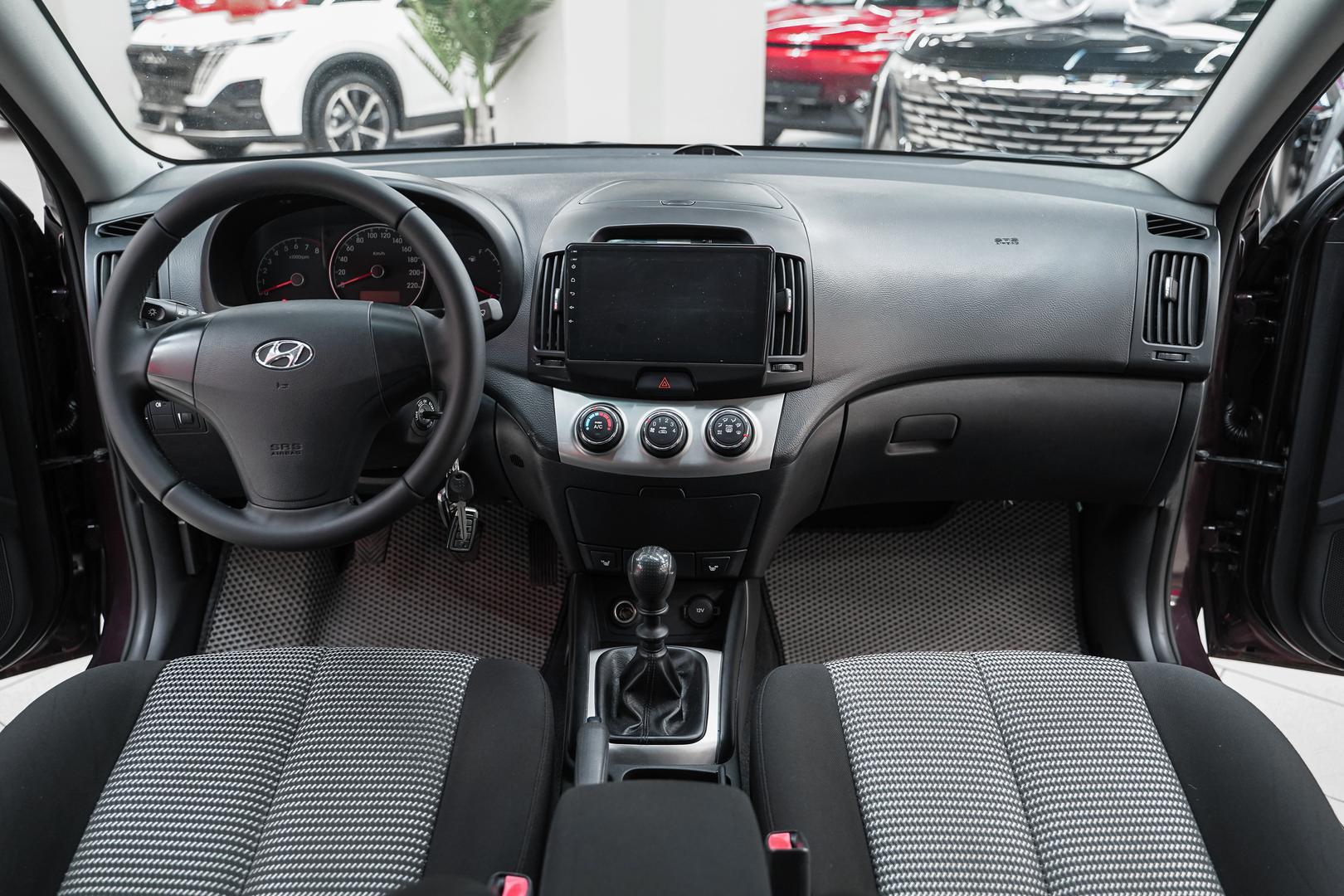 Hyundai Elantra 2010, красный, ДЦ Орехово