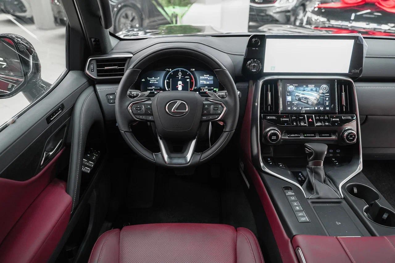 Lexus LX 2025, черный, ДЦ Орехово
