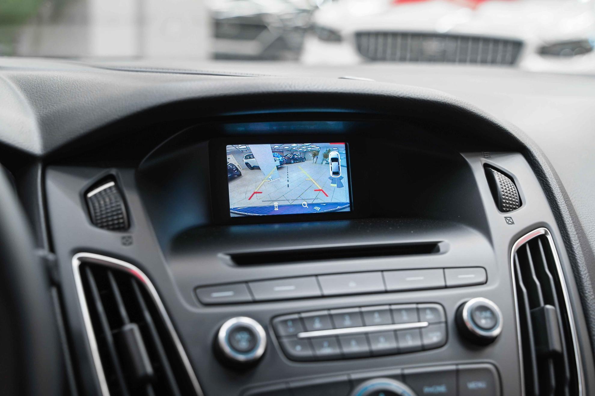 Ford Focus 2015, синий, ДЦ Орехово