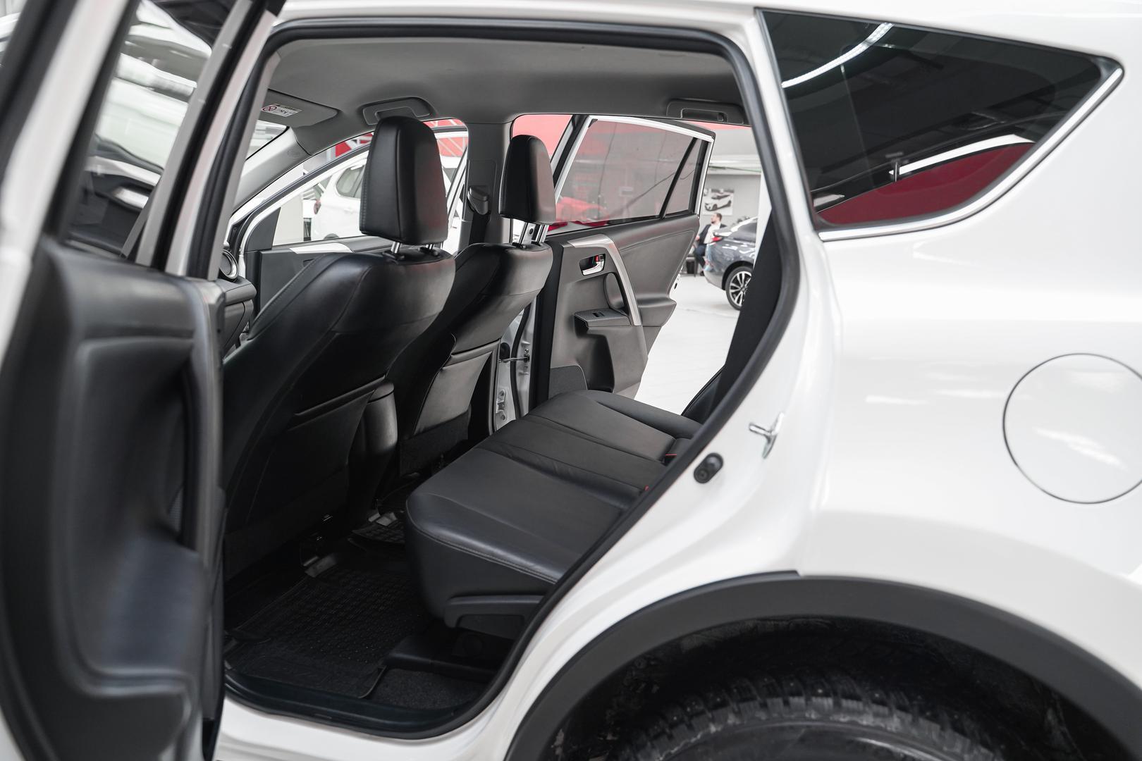 Toyota RAV4 2015, белый, ДЦ Орехово