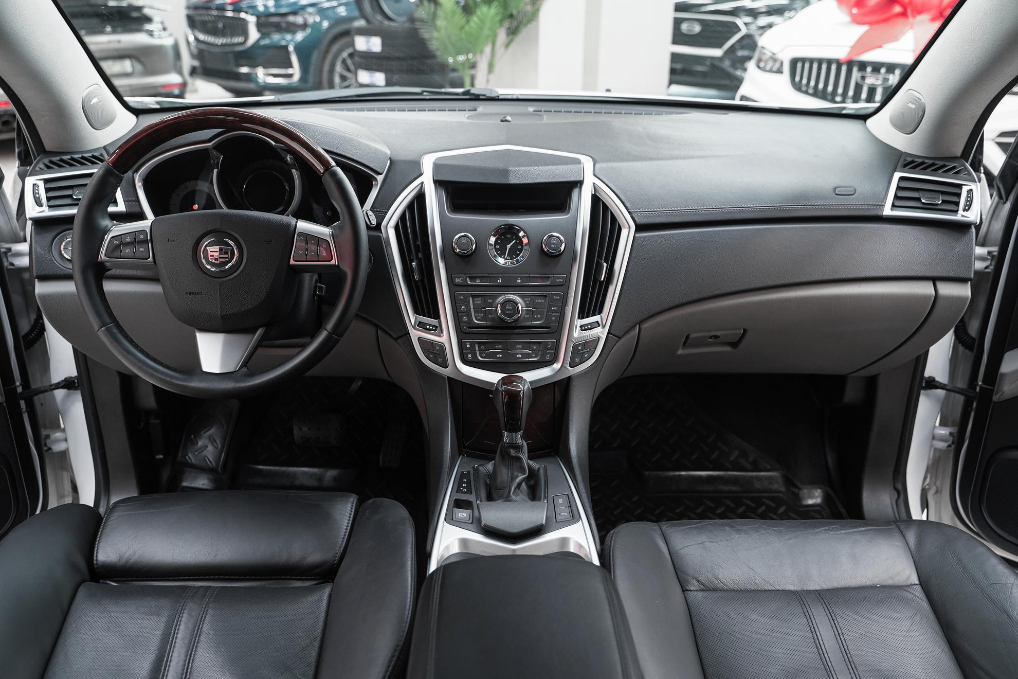 Cadillac SRX 2011, белый, ДЦ Орехово