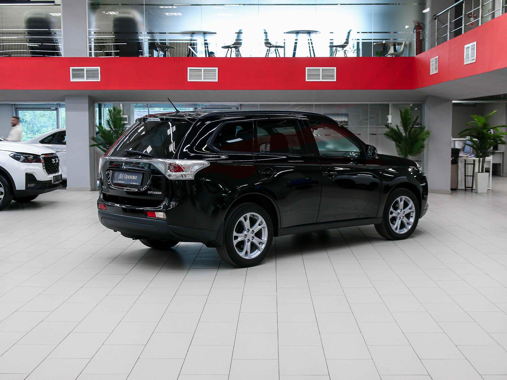 Mitsubishi Outlander 2013, черный, ДЦ Орехово