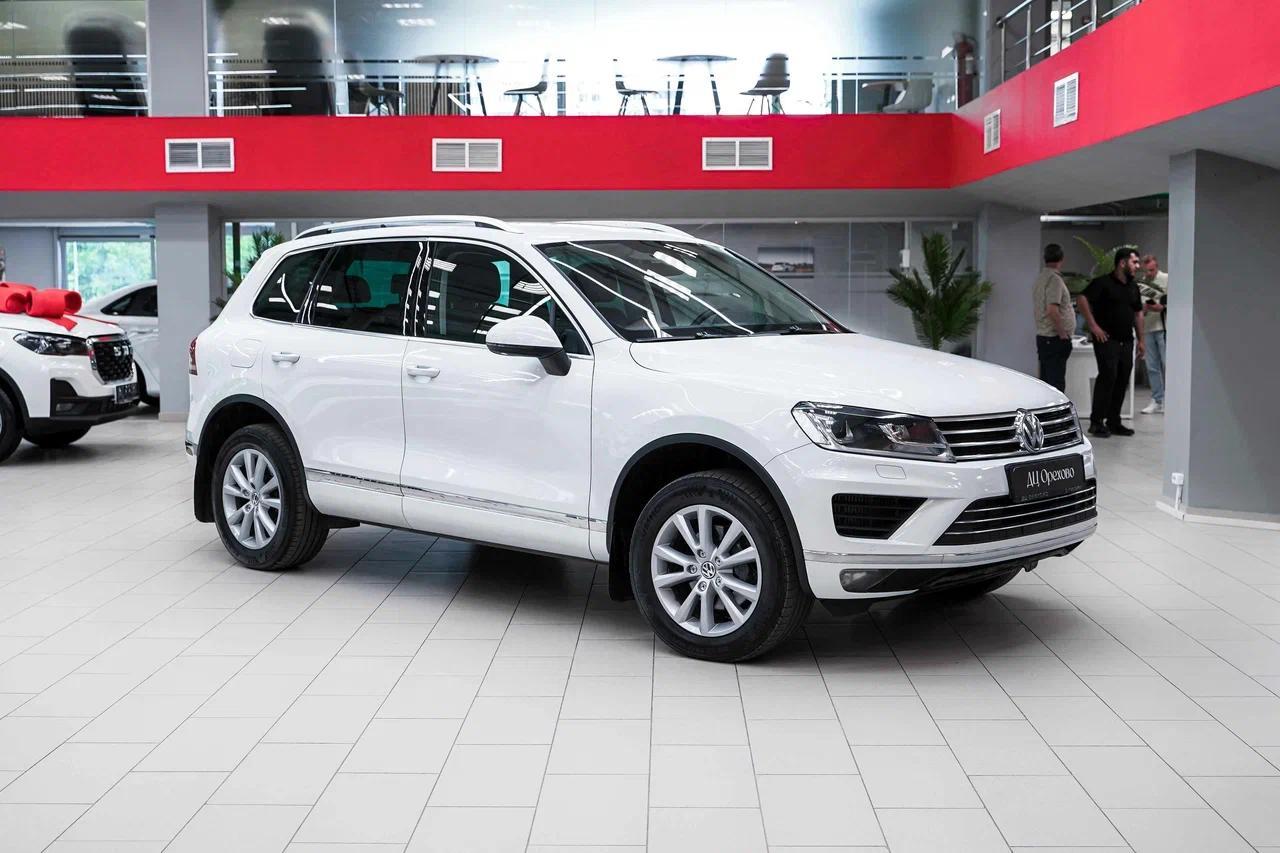 Volkswagen Touareg 2016, белый, ДЦ Орехово