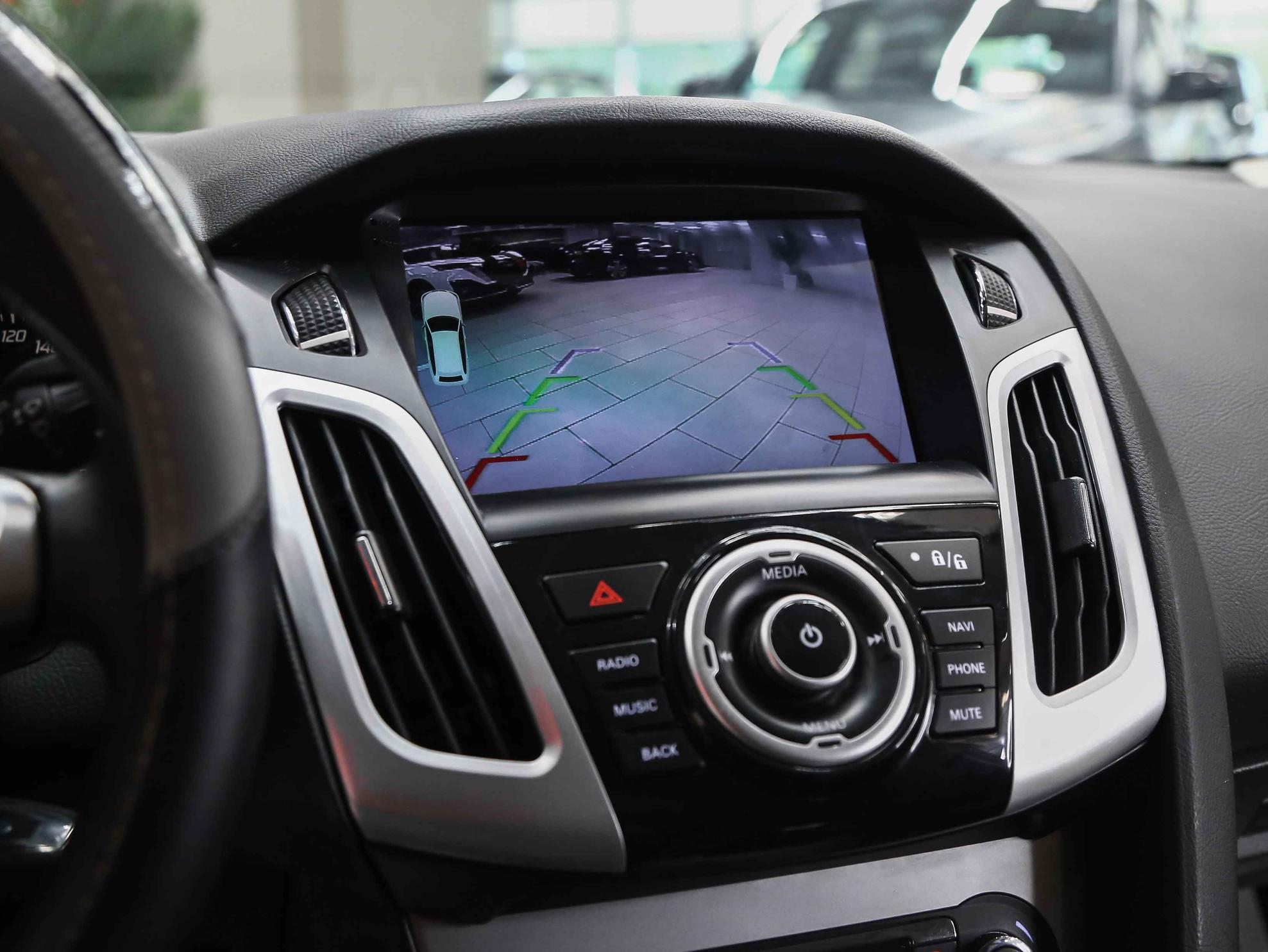Ford Focus 2013, белый, ДЦ Орехово