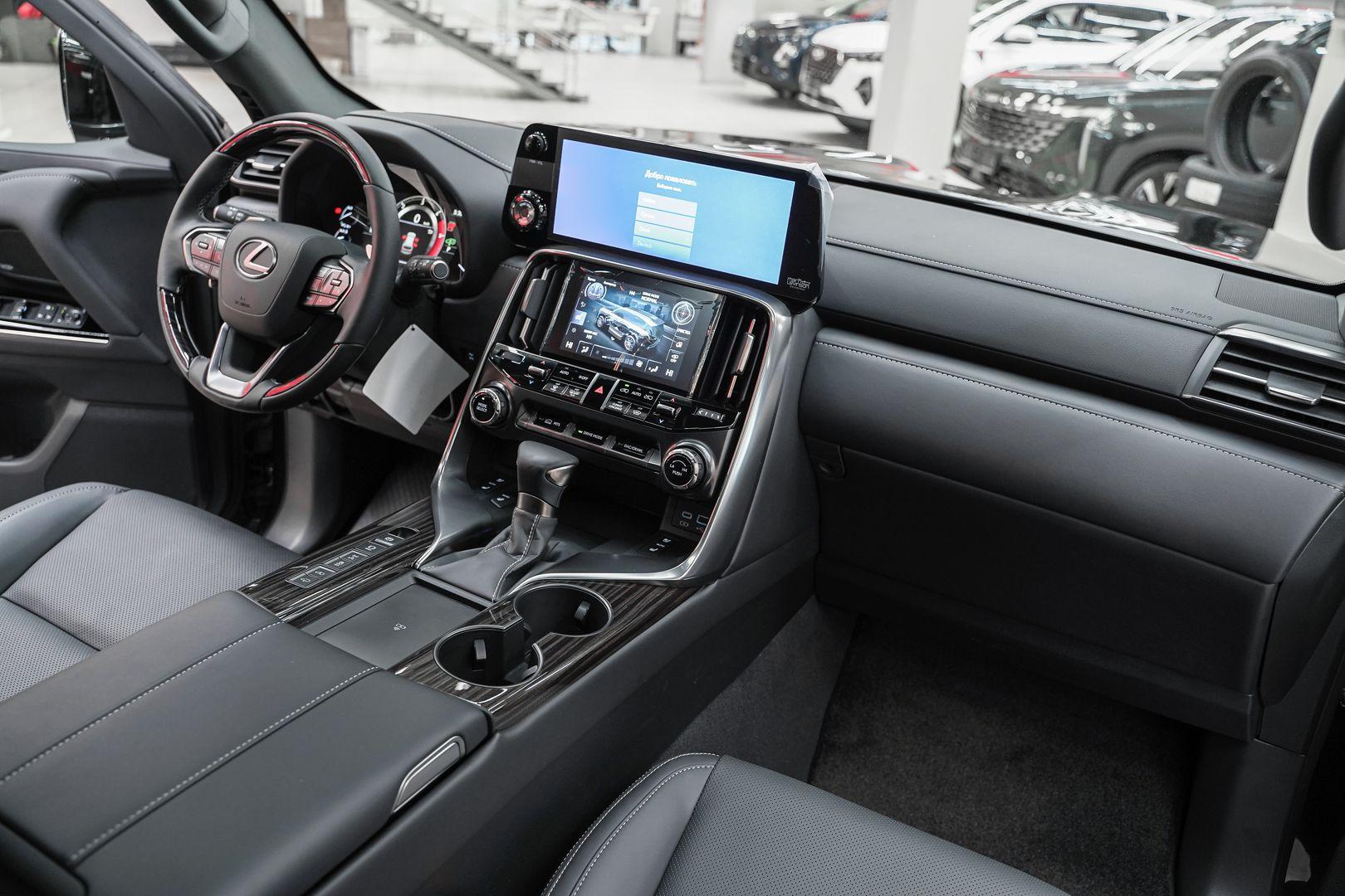 Lexus LX 2024, черный, ДЦ Орехово