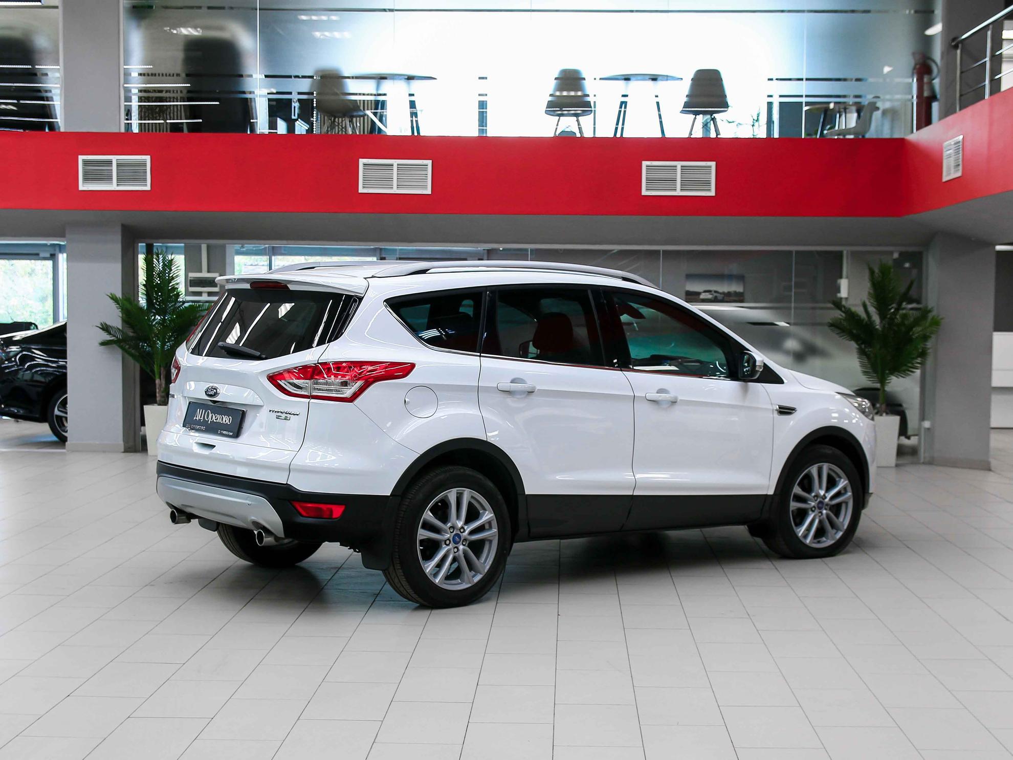 Ford Kuga 2015, белый, ДЦ Орехово