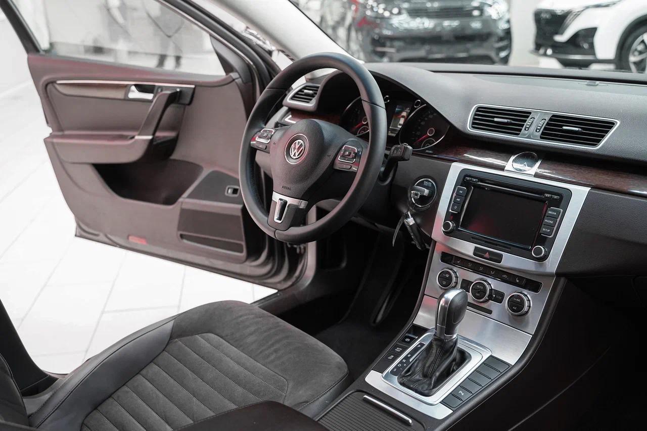 Volkswagen Passat 2013, коричневый, ДЦ Орехово