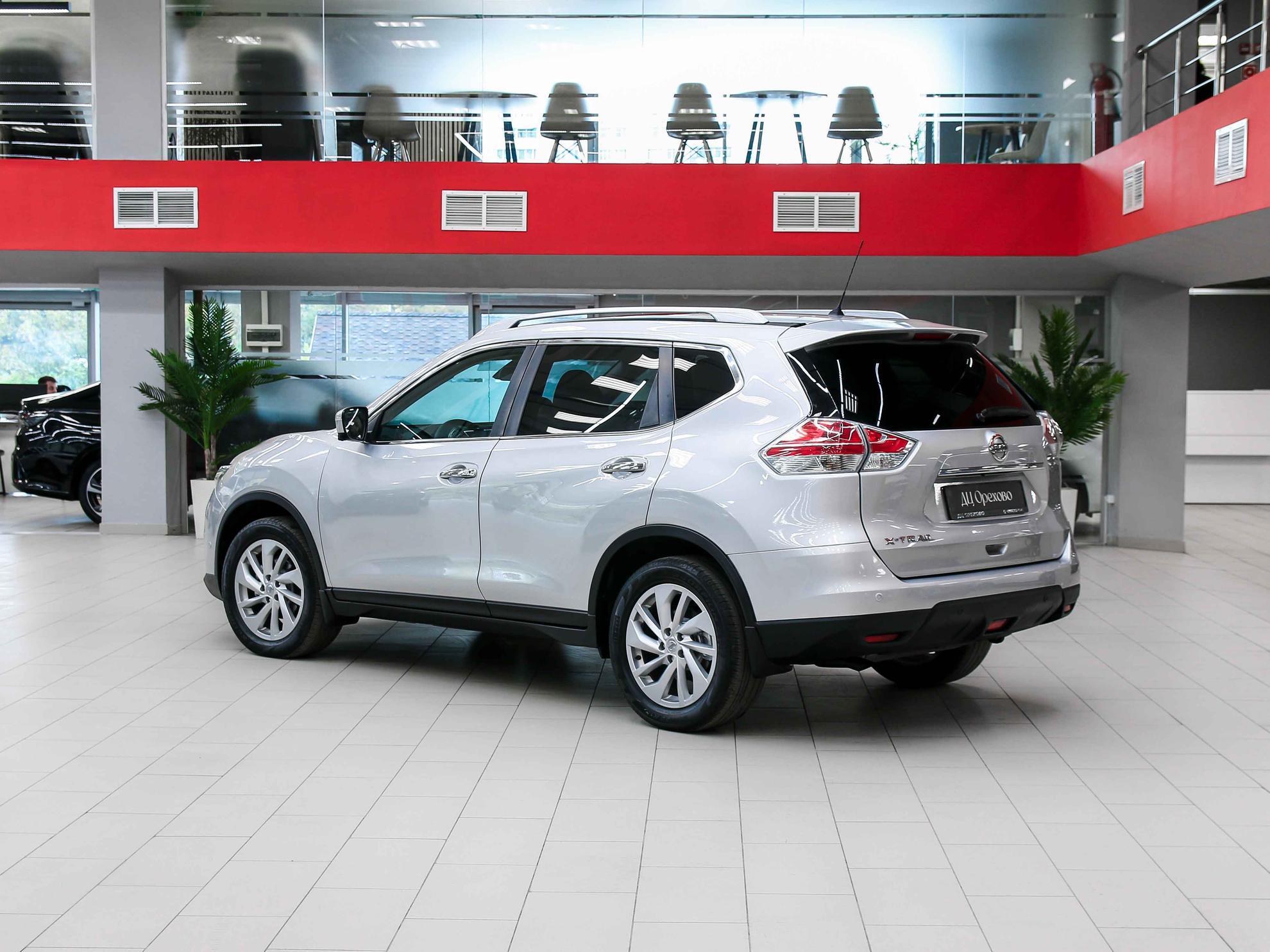 Nissan X-Trail 2015, серебряный, ДЦ Орехово