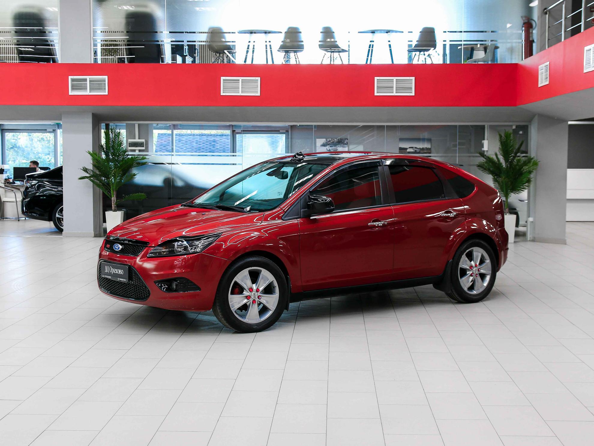 Ford Focus 2008, красный, ДЦ Орехово