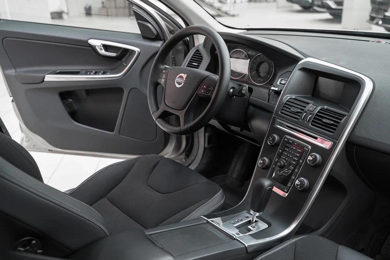 Volvo XC60 2012, бежевый, ДЦ Орехово