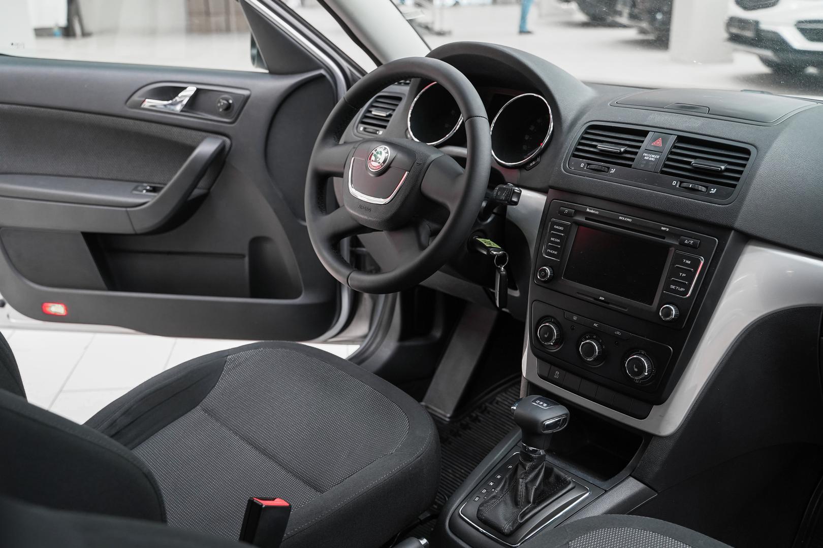 Skoda Yeti 2012, серебряный, ДЦ Орехово