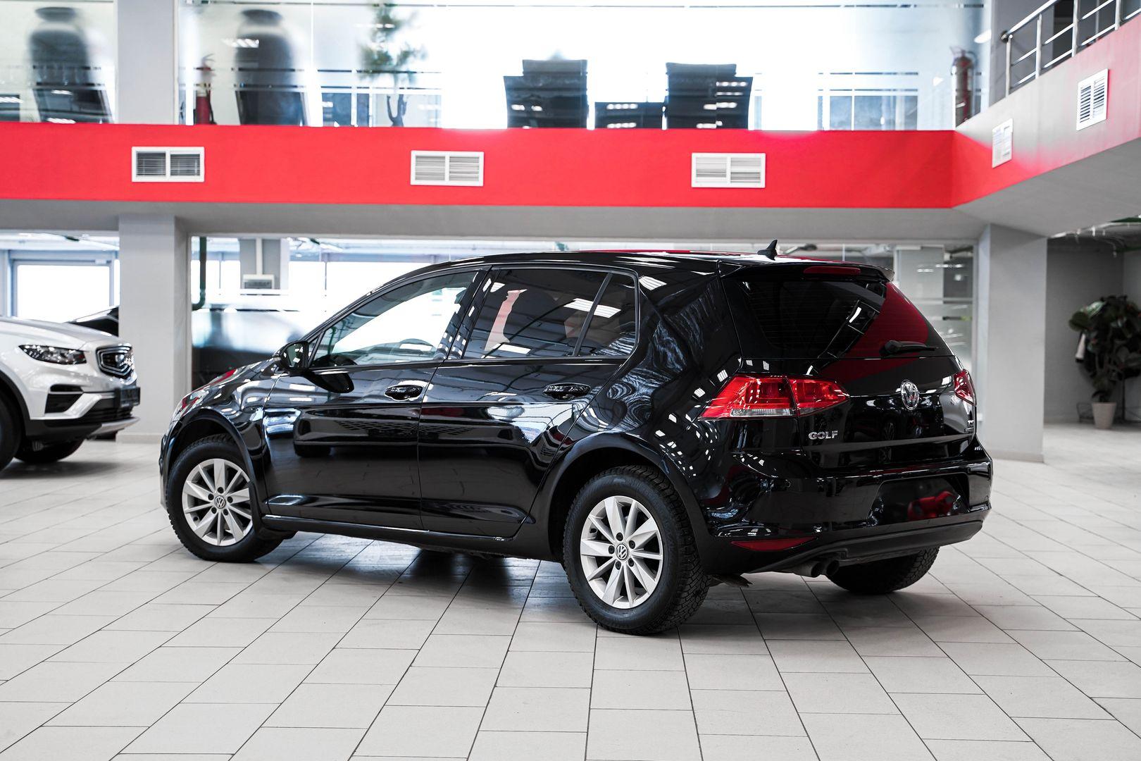 Volkswagen Golf 2013, черный, ДЦ Орехово