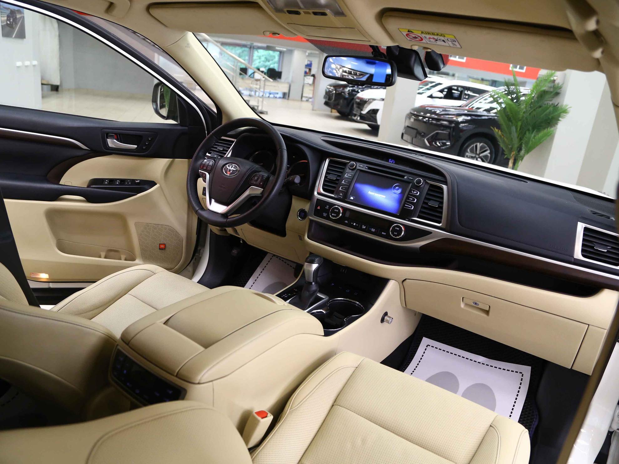 Toyota Highlander 2014, белый, ДЦ Орехово