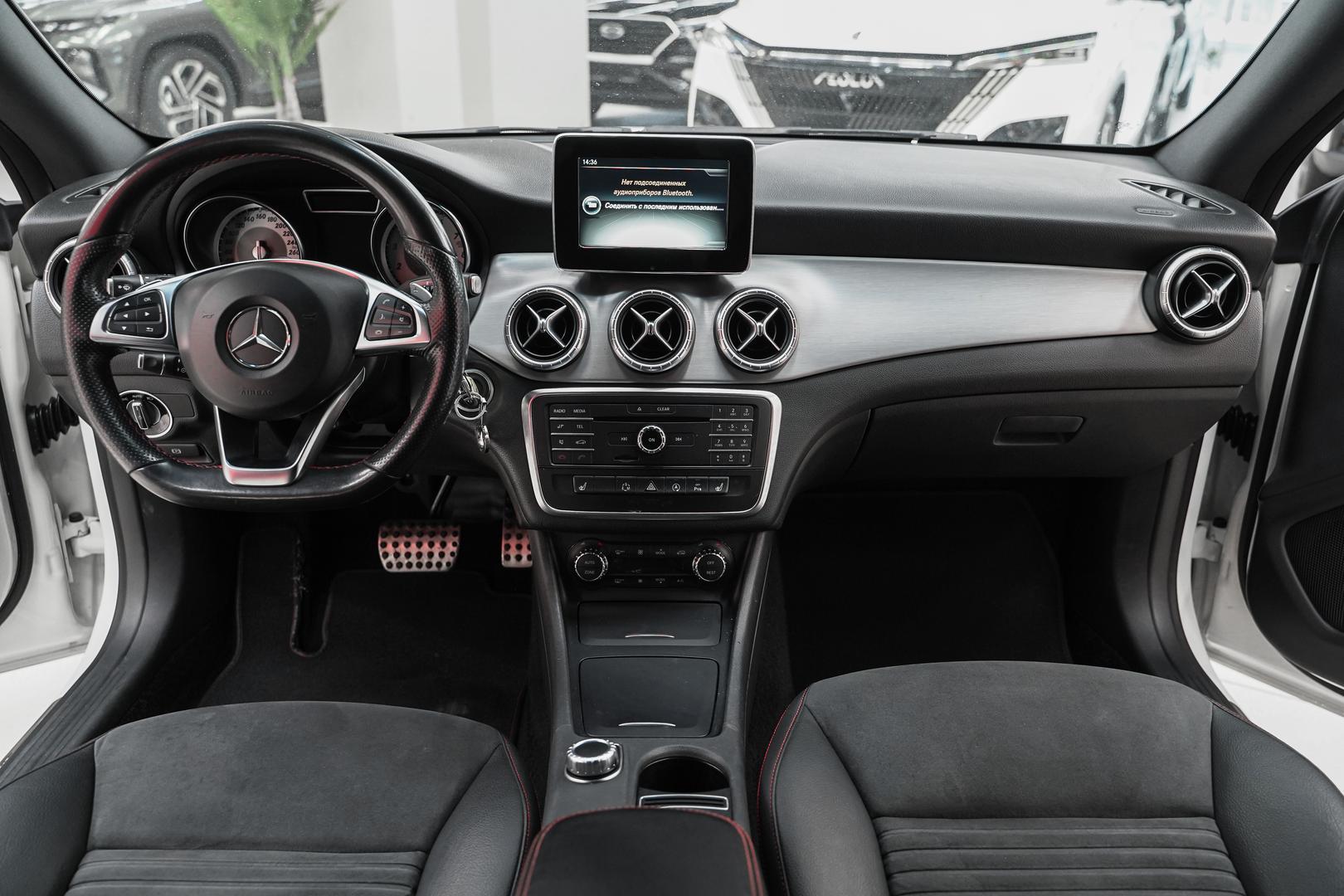 Mercedes-Benz CLA 2015, белый, ДЦ Орехово
