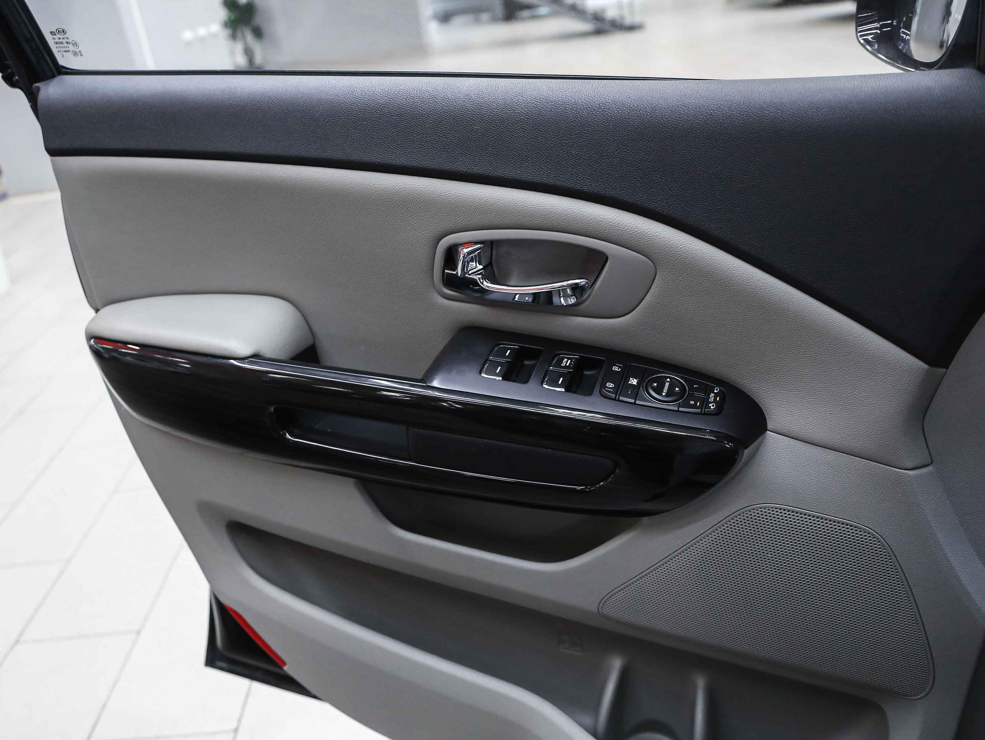 Kia Carnival 2018, черный, ДЦ Орехово