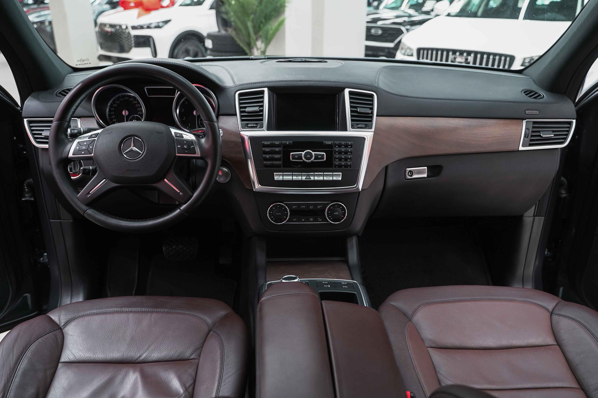 Mercedes-Benz GL-Класс 2015, серый, ДЦ Орехово