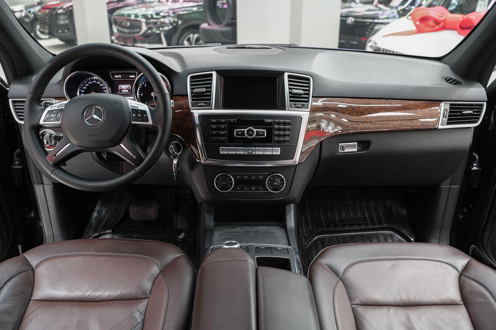 Mercedes-Benz M-Класс 2012, черный, ДЦ Орехово