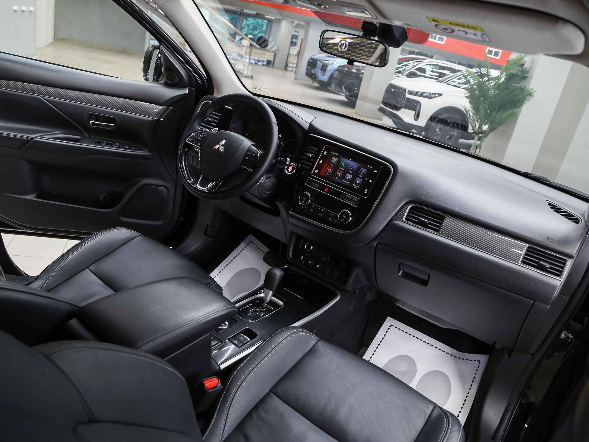 Mitsubishi Outlander 2019, черный, ДЦ Орехово