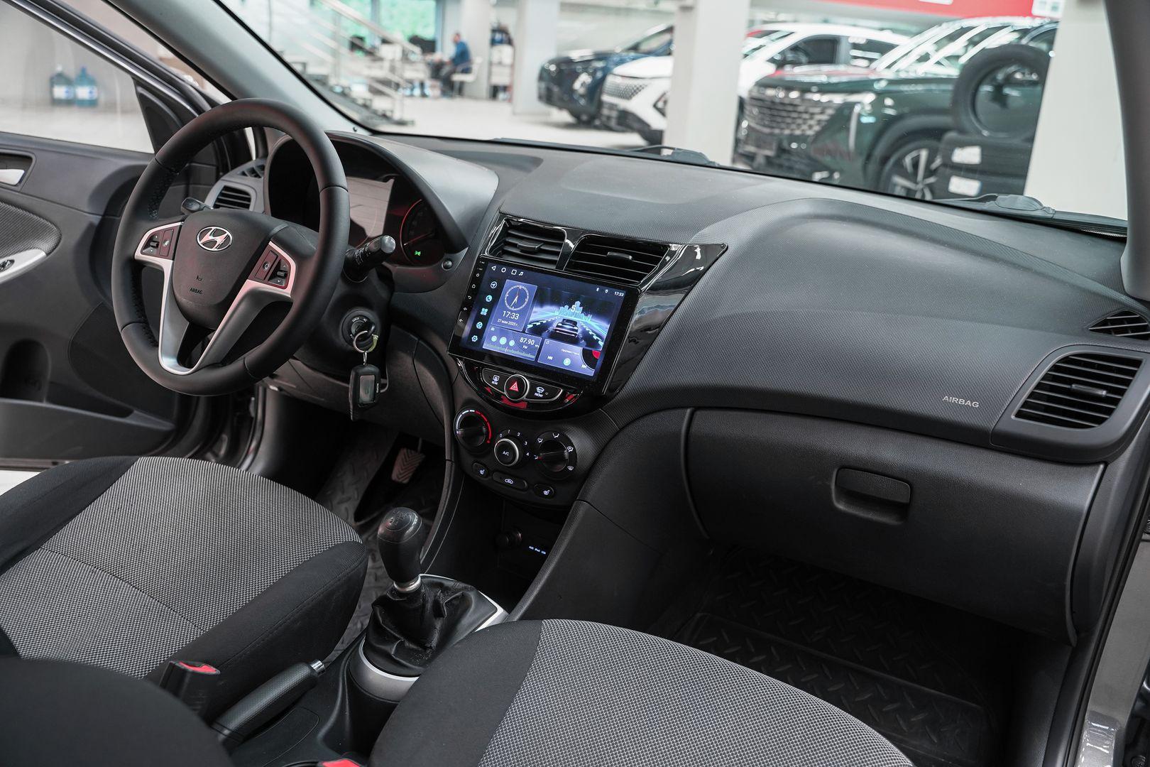 Hyundai Solaris 2013, серый, ДЦ Орехово