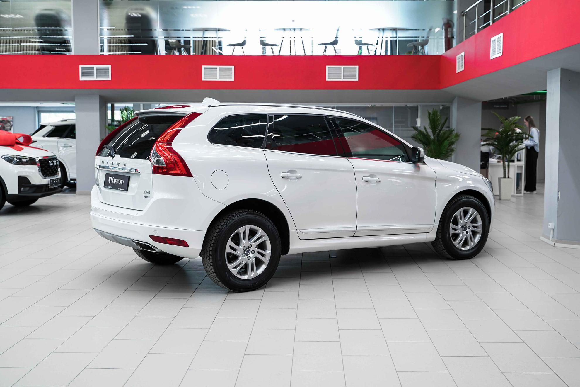 Volvo XC60 2015, белый, ДЦ Орехово