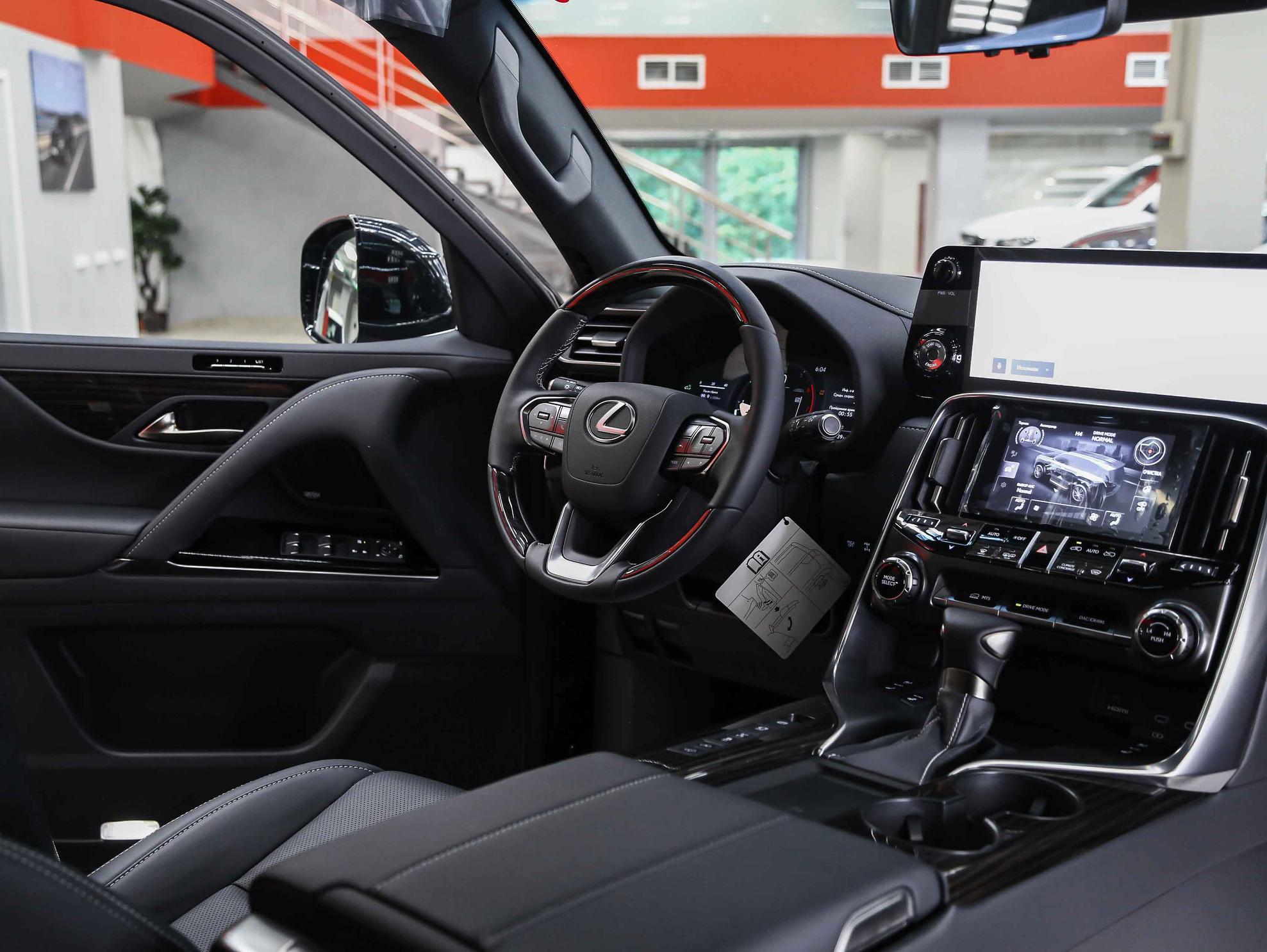 Lexus LX 2026, черный, ДЦ Орехово