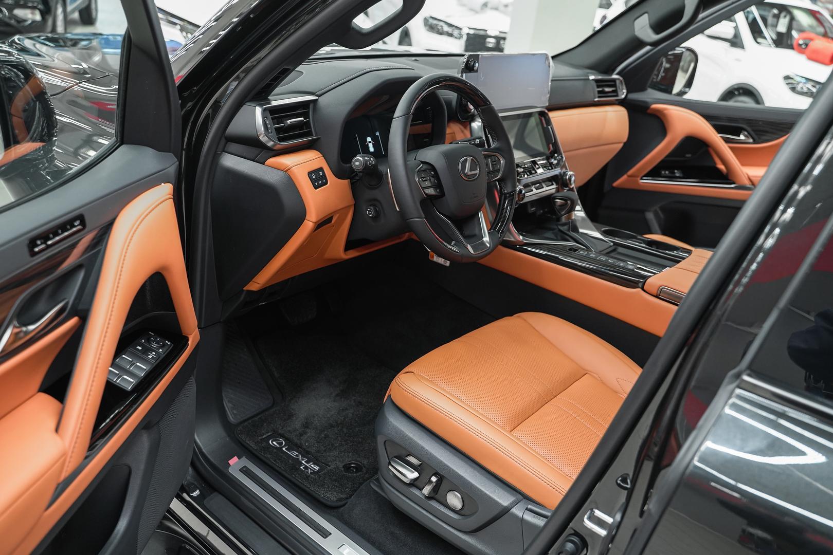 Lexus LX 2025, черный, ДЦ Орехово