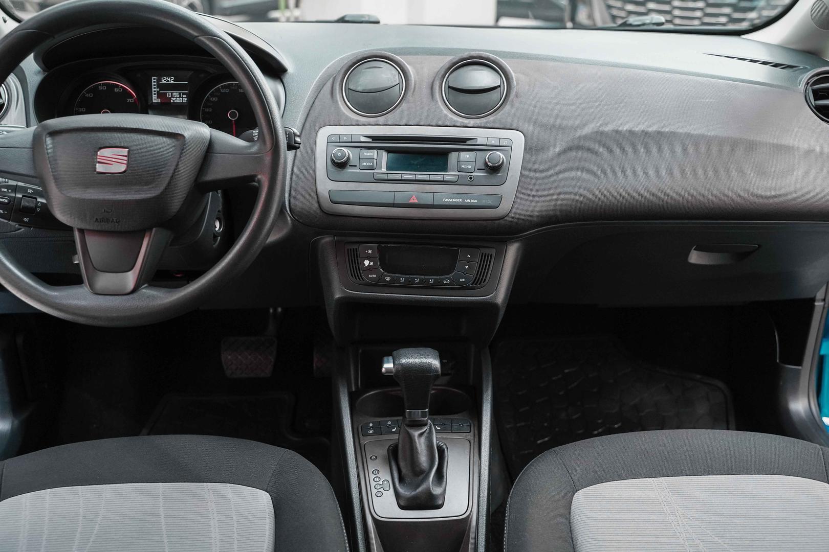 Seat Ibiza 2013, голубой, ДЦ Орехово