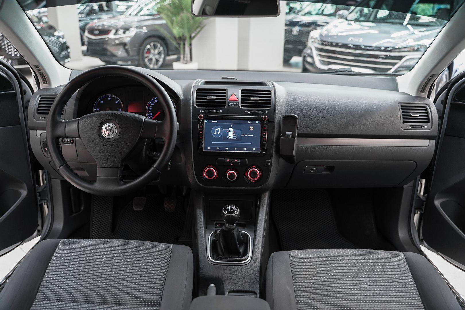 Volkswagen Golf 2009, серебряный, ДЦ Орехово