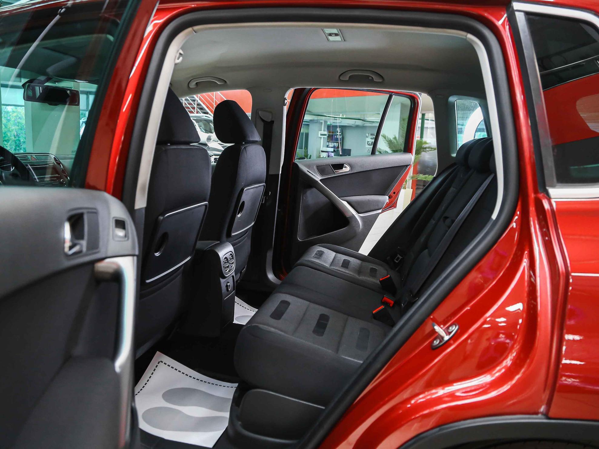 Volkswagen Tiguan 2009, красный, ДЦ Орехово