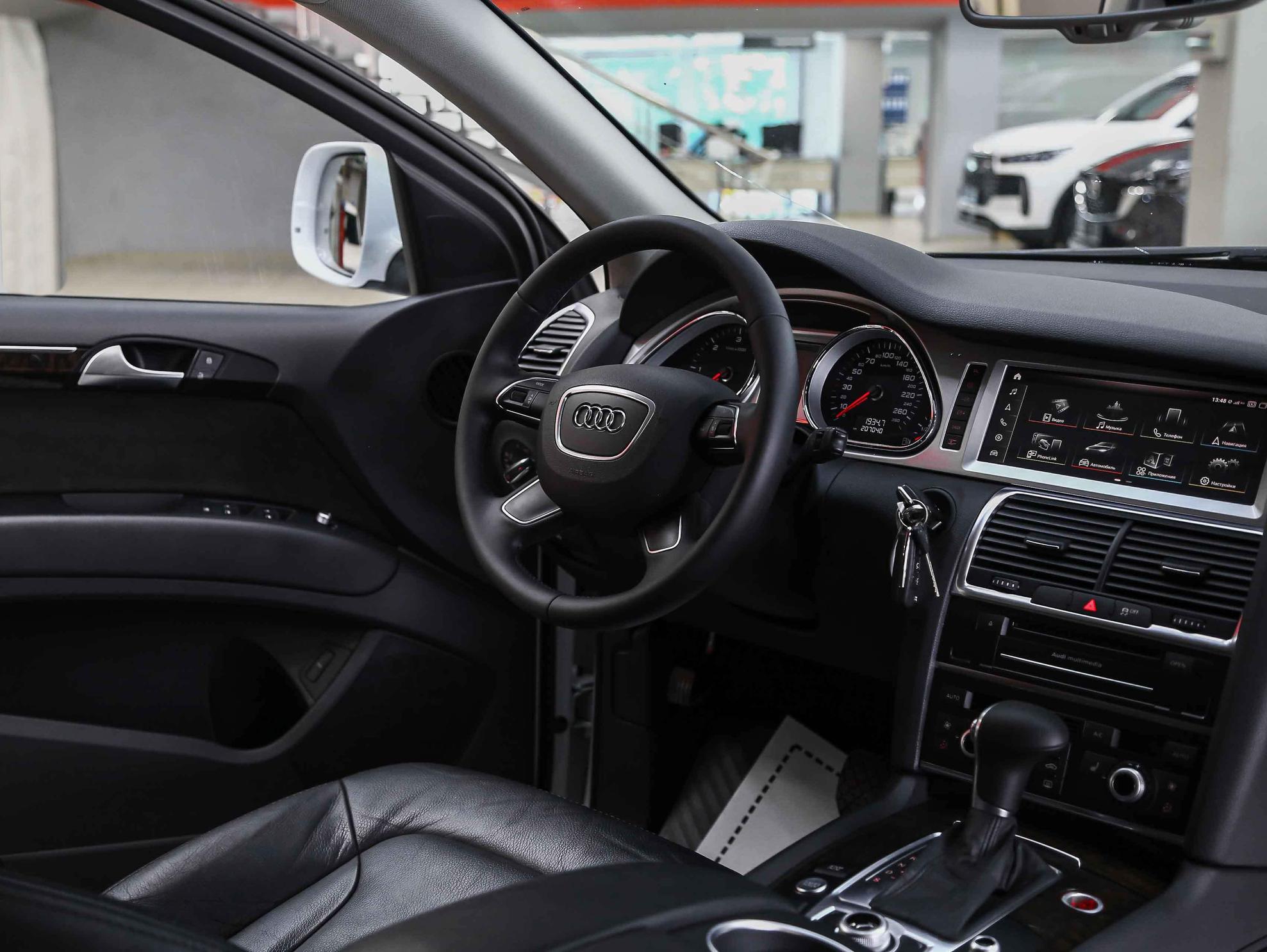Audi Q7 2014, белый, ДЦ Орехово