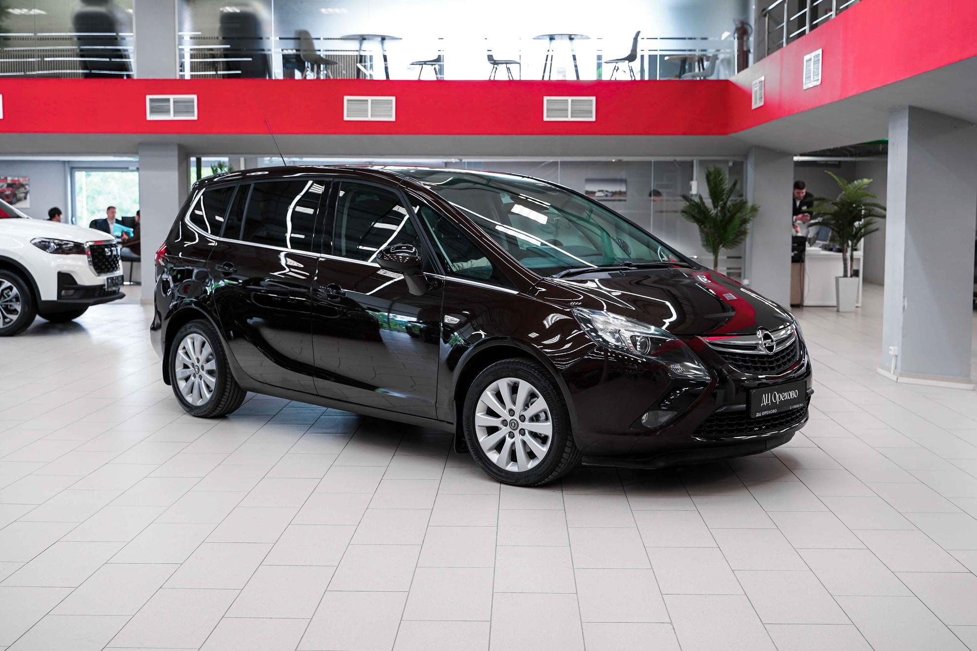 Opel Zafira 2014, коричневый, ДЦ Орехово