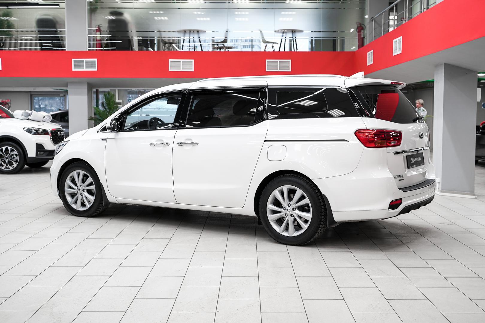 Kia Carnival 2019, белый, ДЦ Орехово