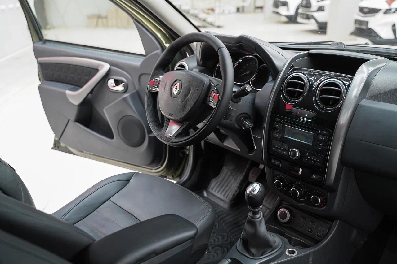 Renault Duster 2015, зеленый, ДЦ Орехово