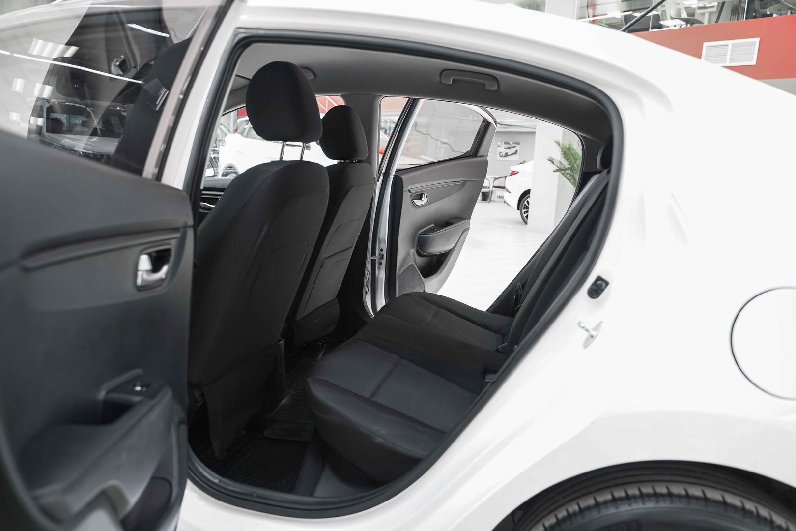 Kia Rio 2021, белый, ДЦ Орехово