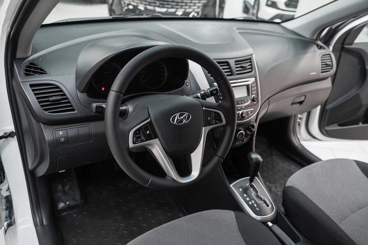 Hyundai Solaris 2012, белый, ДЦ Орехово