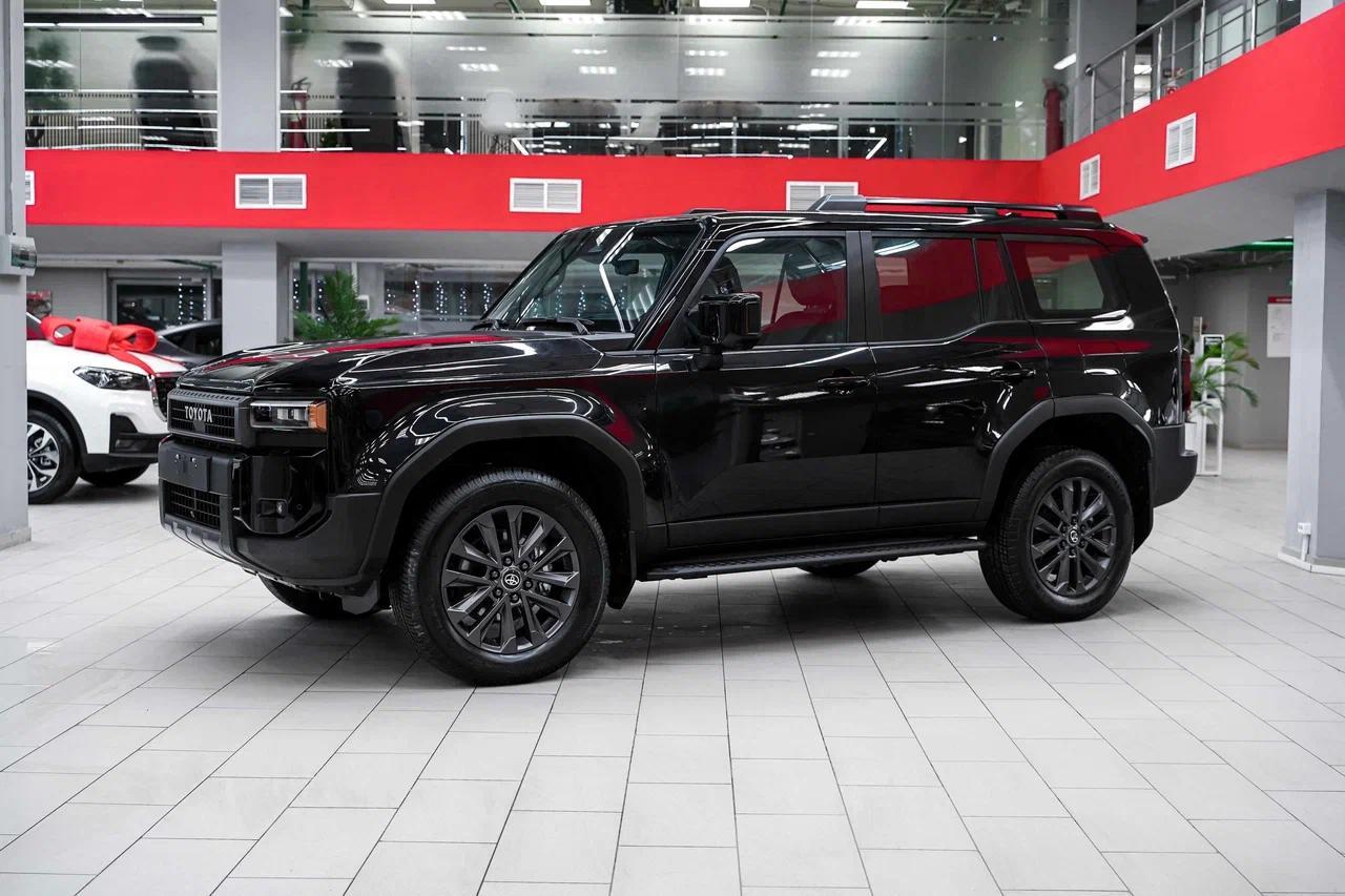 Toyota Land Cruiser Prado 2025, черный, ДЦ Орехово