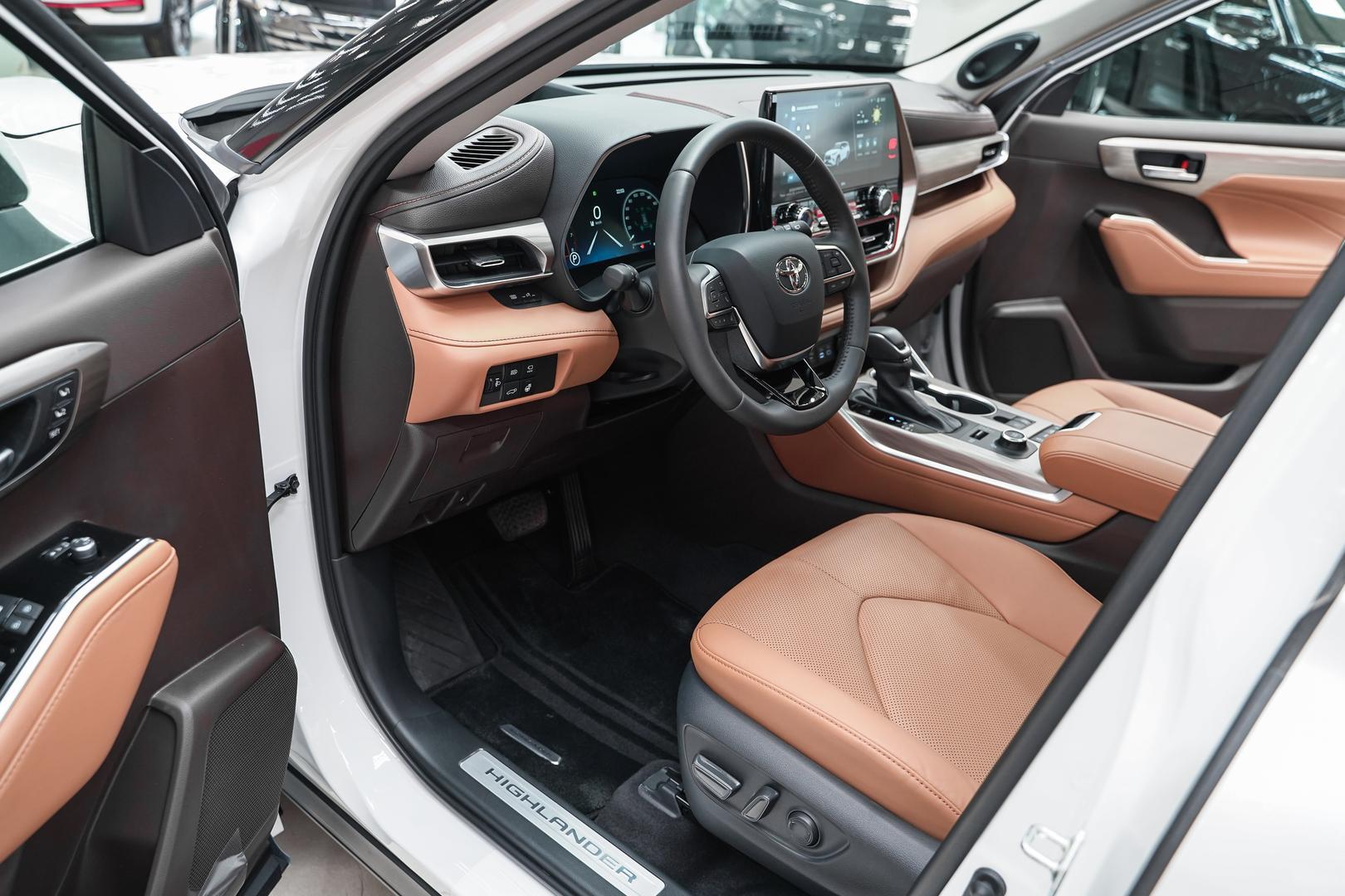 Toyota Highlander 2025, белый, ДЦ Орехово