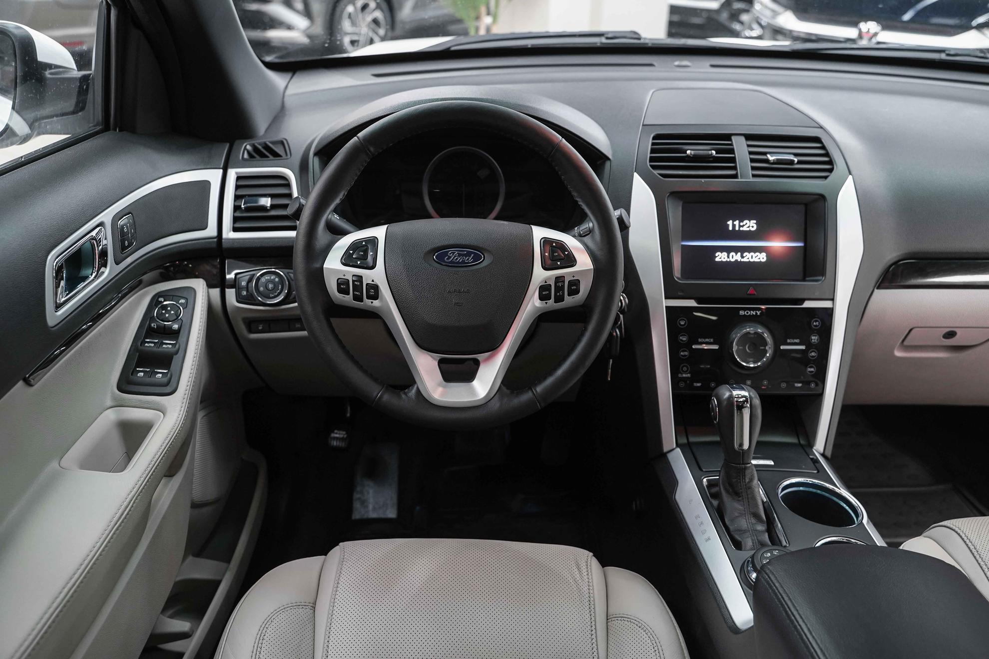 Ford Explorer 2013, белый, ДЦ Орехово