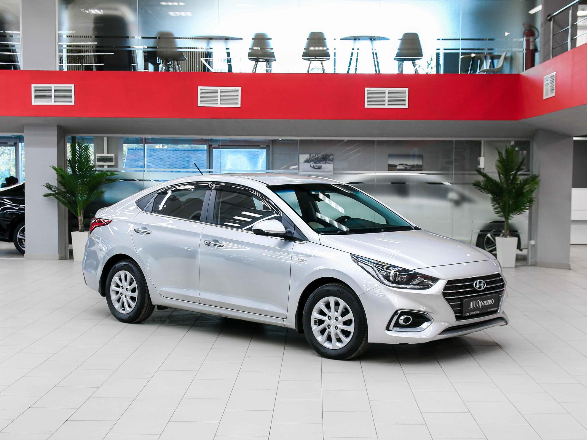 Hyundai Solaris 2017, серебряный, ДЦ Орехово