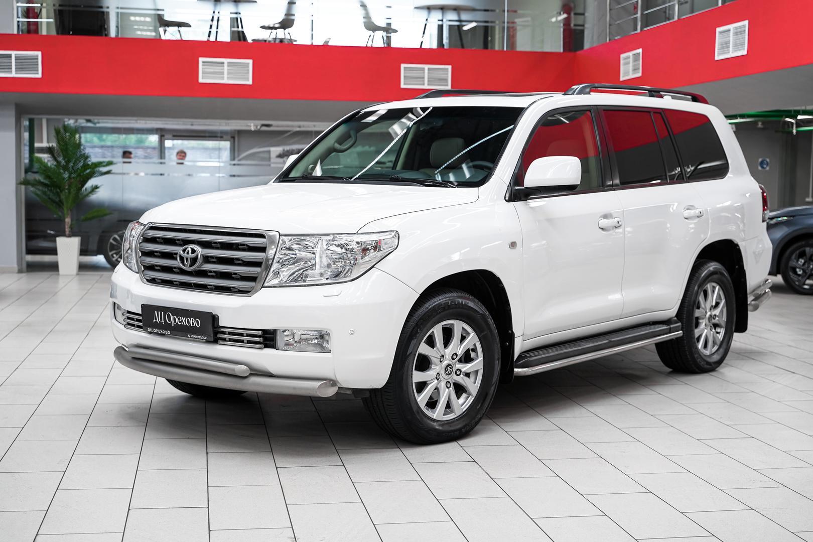 Toyota Land Cruiser 2011, белый, ДЦ Орехово